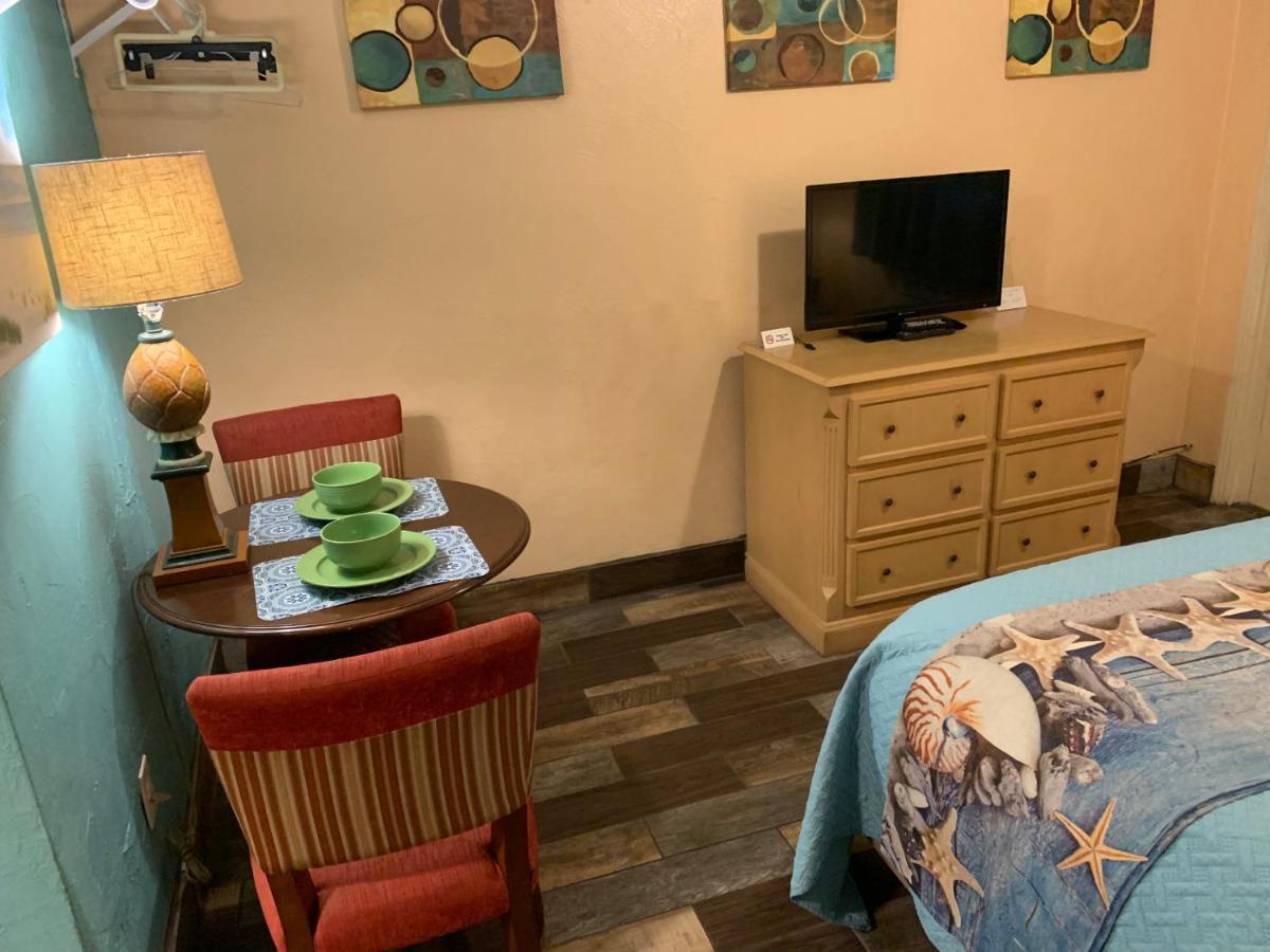 Michaels Siesta Motel Сент-Питерсберг Экстерьер фото